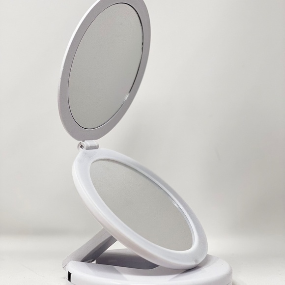 MAKEUP Mirror Double Sided 5X Magnifier with LED Lights & USB NEW in box - Picture 3 of 8